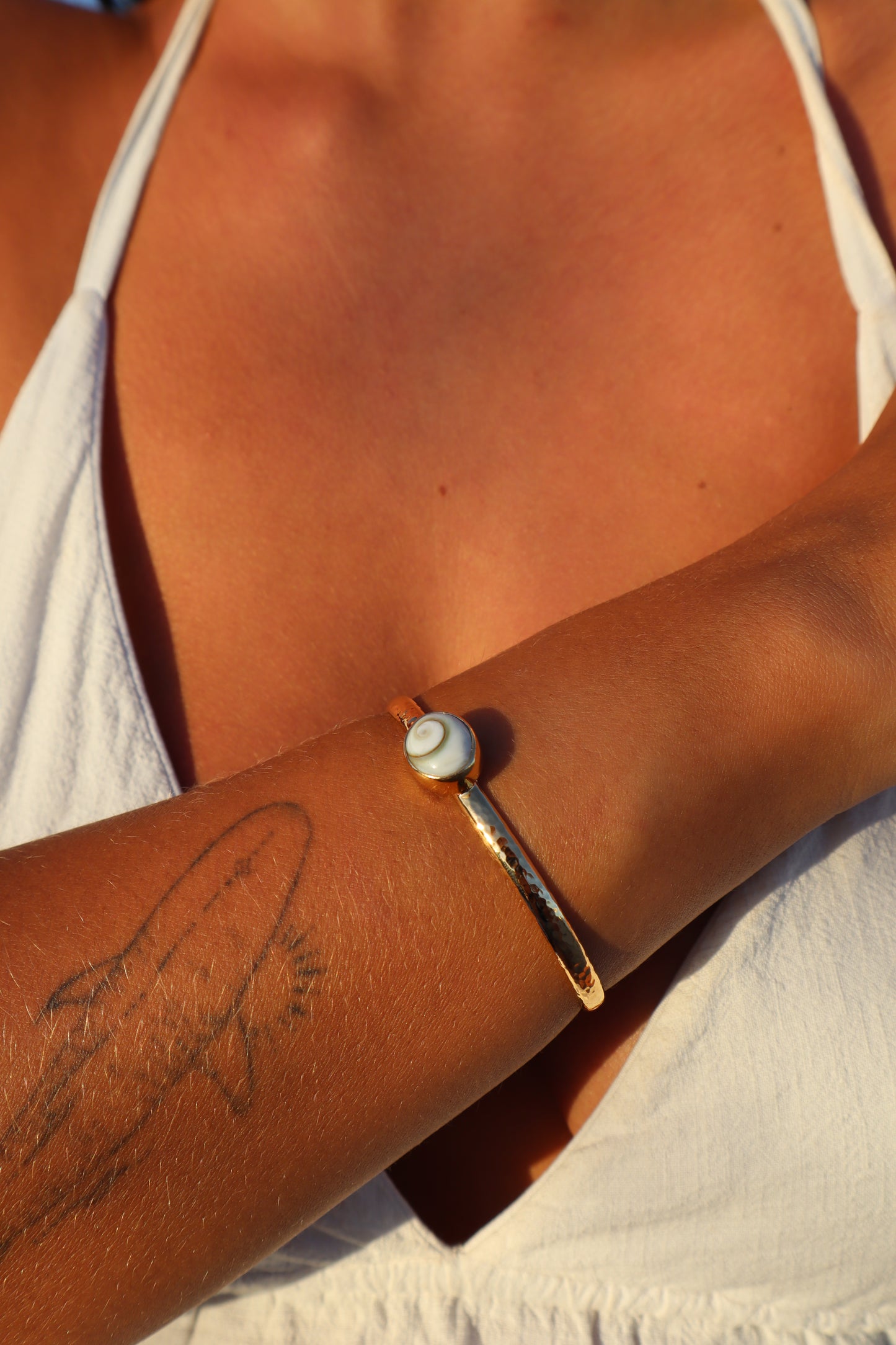 Operculum Wanderer Cuff
