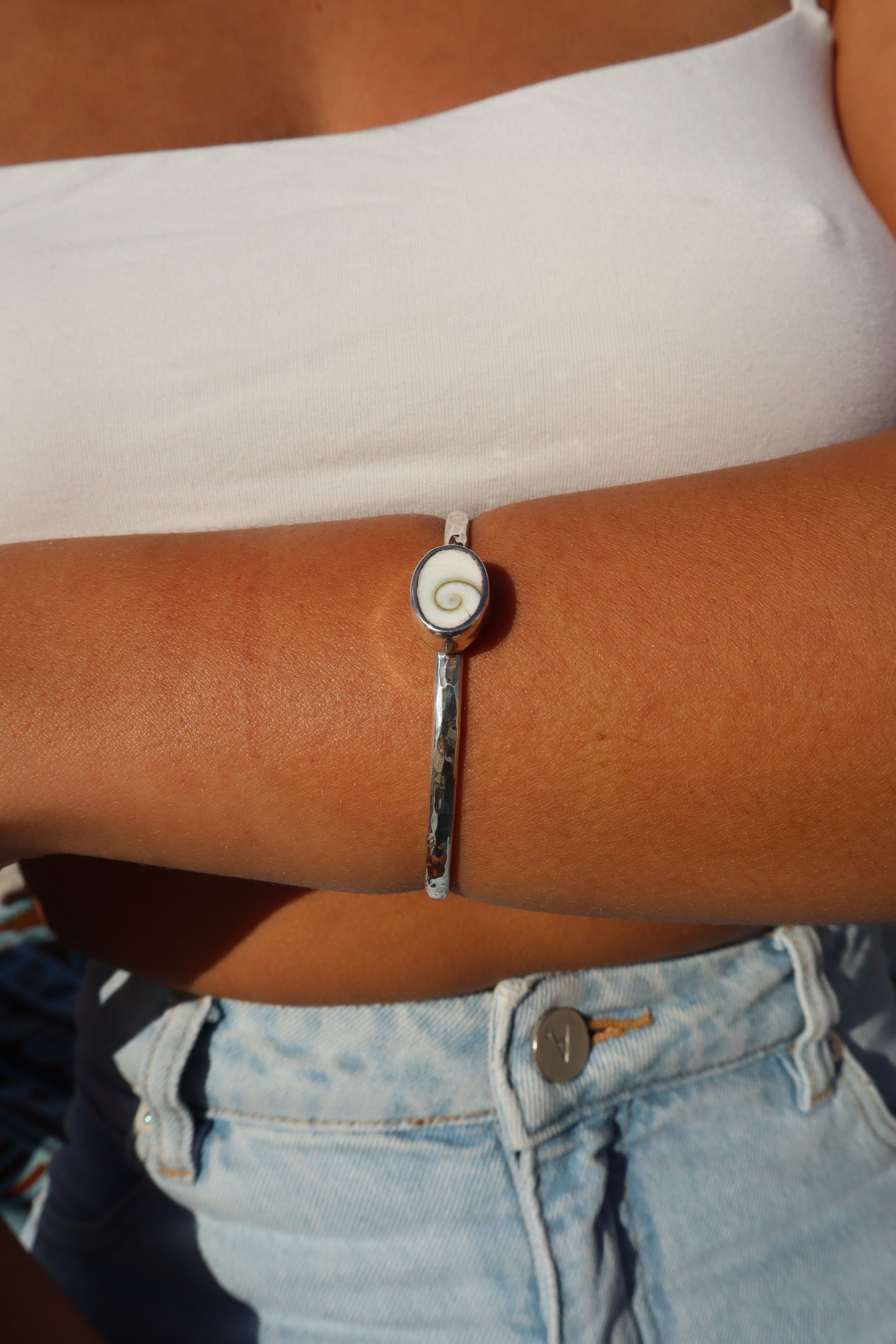Operculum Wanderer Cuff