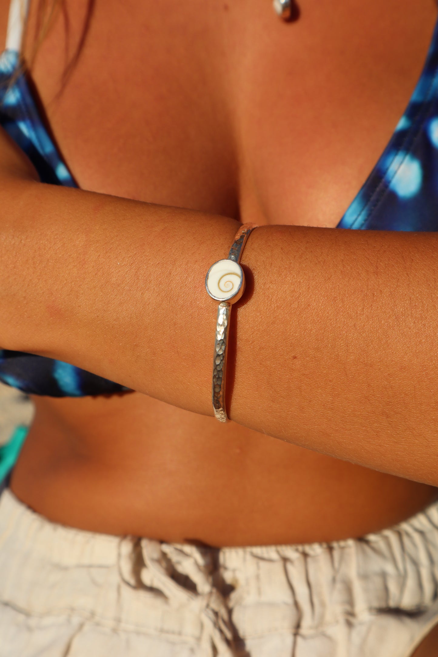 Operculum Wanderer Cuff