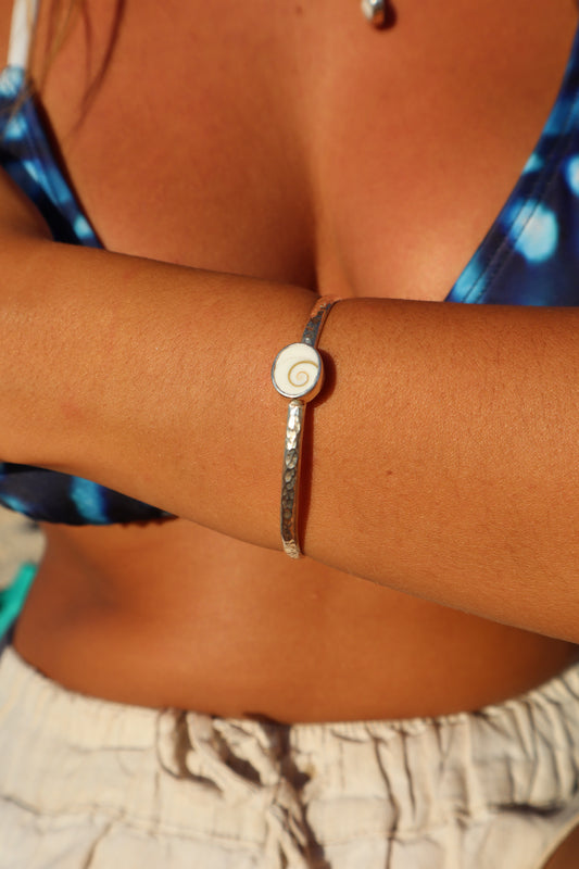 Operculum Wanderer Cuff