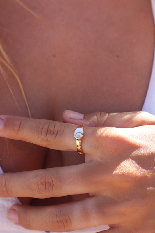 Dainty Operculum Ring SIZE 9