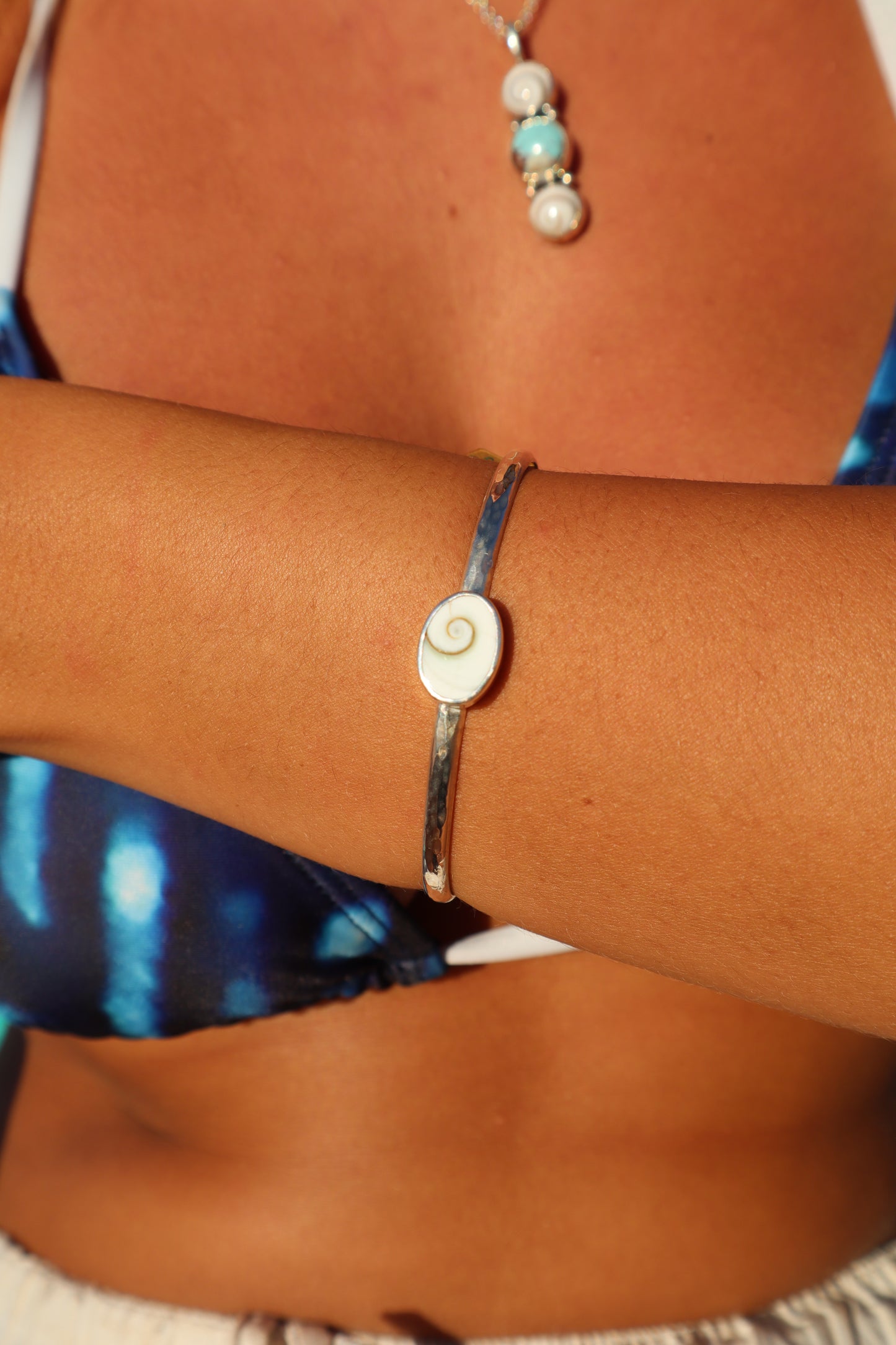 Operculum Wanderer Cuff