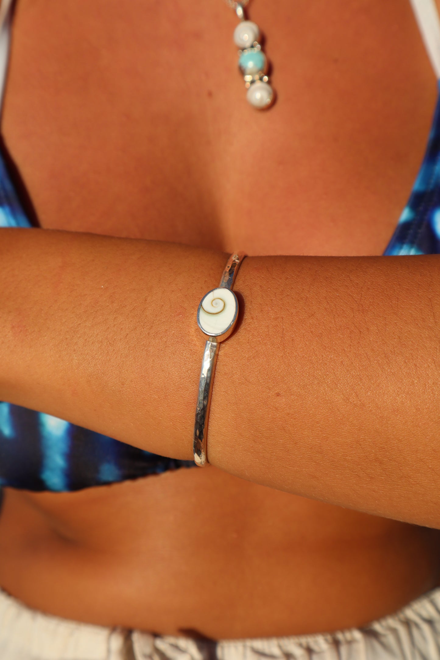 Operculum Wanderer Cuff