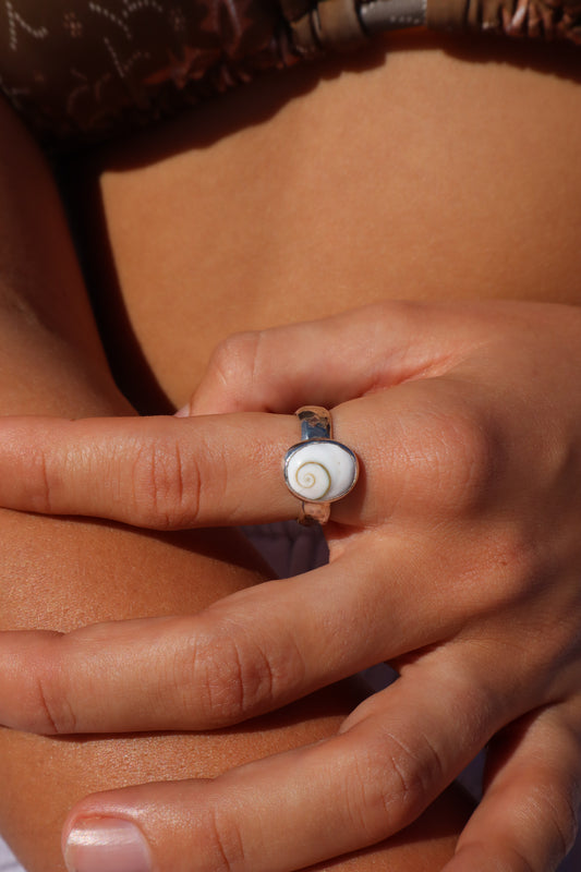 Hammered Operculum Ring SIZE P - 7 3/4