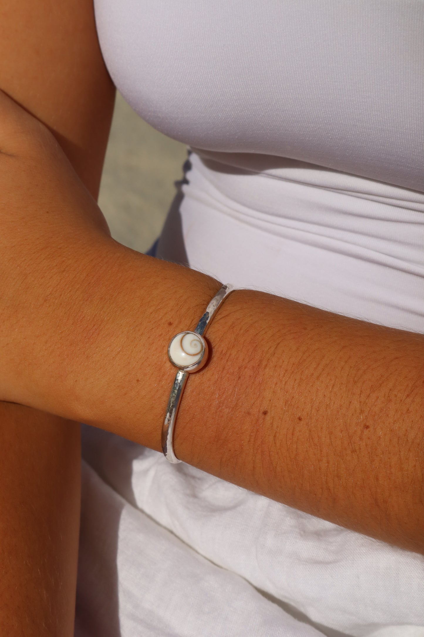 Operculum Wanderer Cuff