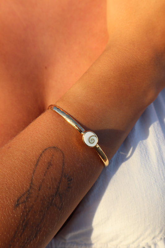 Operculum Wanderer Cuff