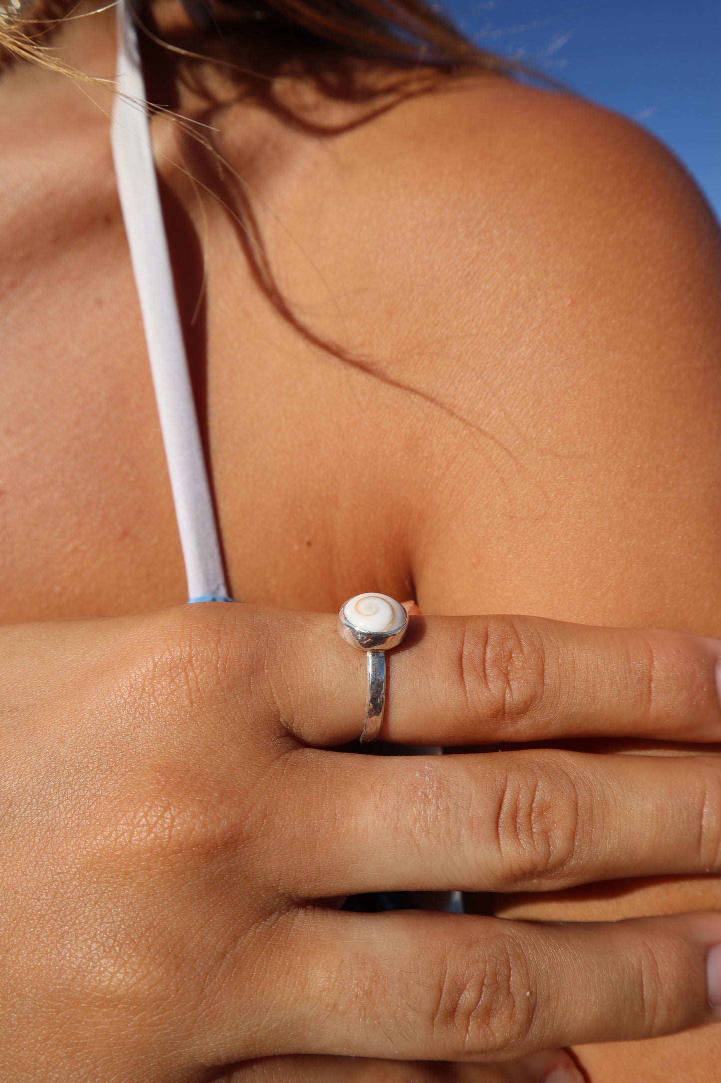 Hammered Operculum Ring SIZE P 1/2 - 8