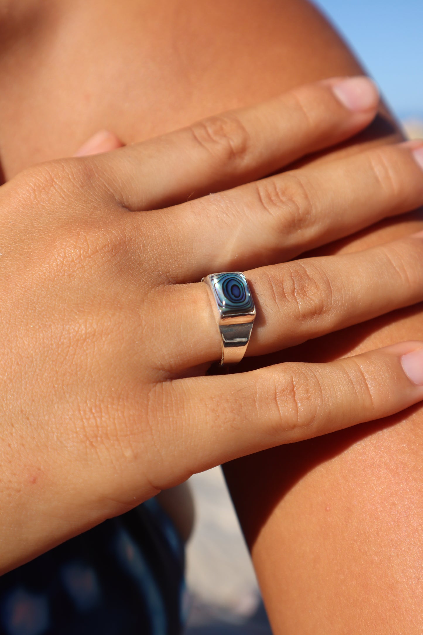 Horizontal Abalone Ring P 1/2 - 8