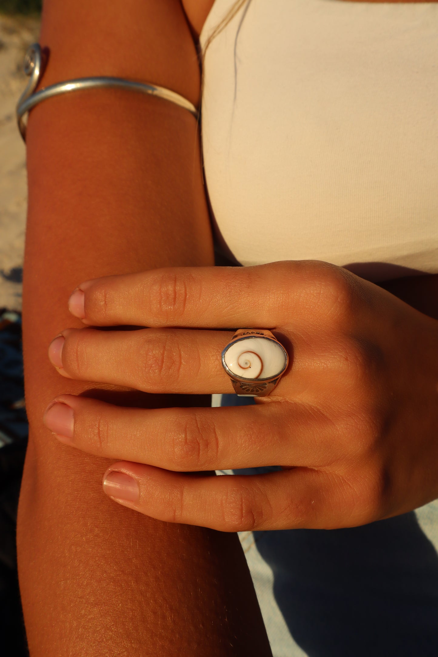 Operculum Flower Ring SIZE O - 7 1/4