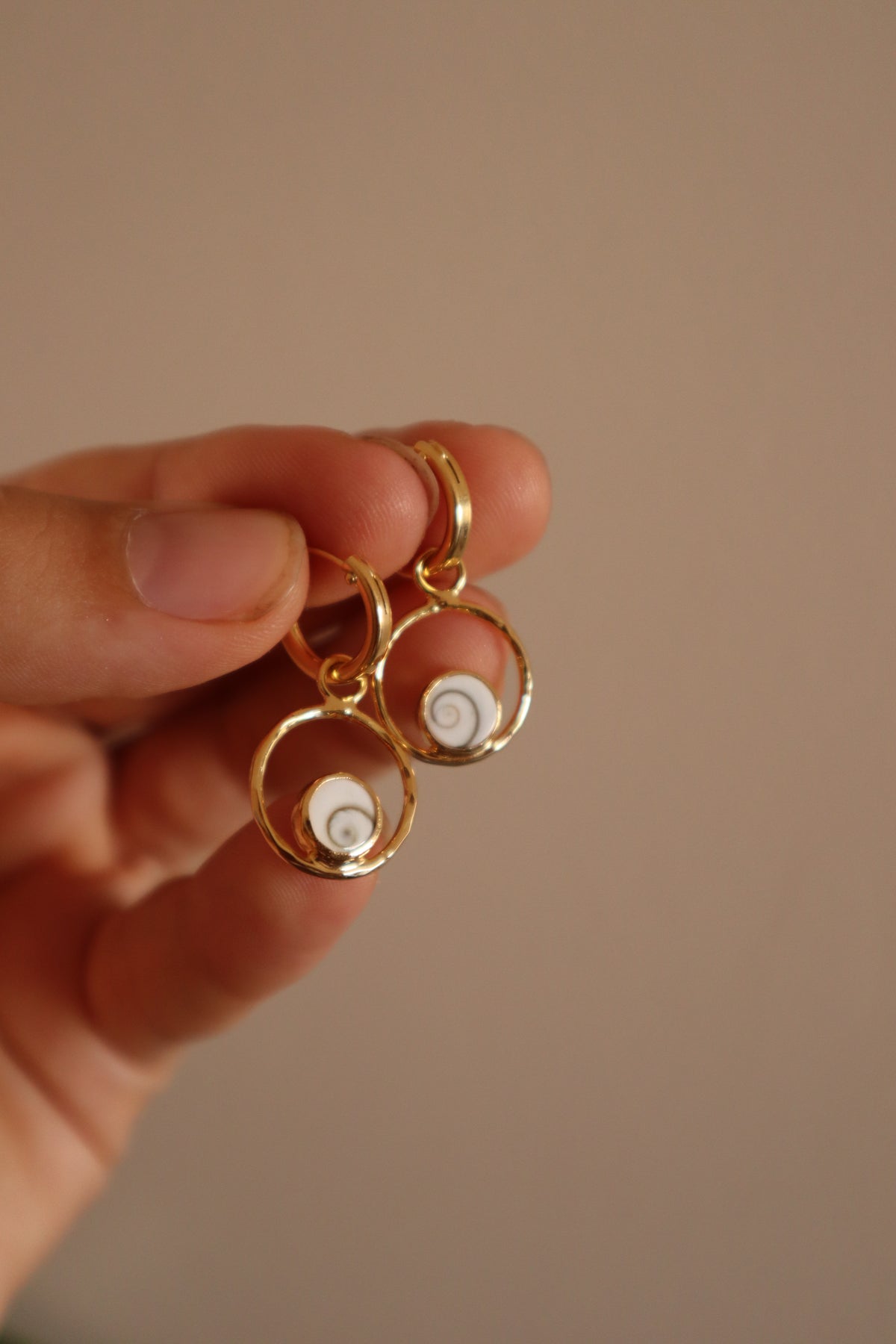 Operculum Hoops