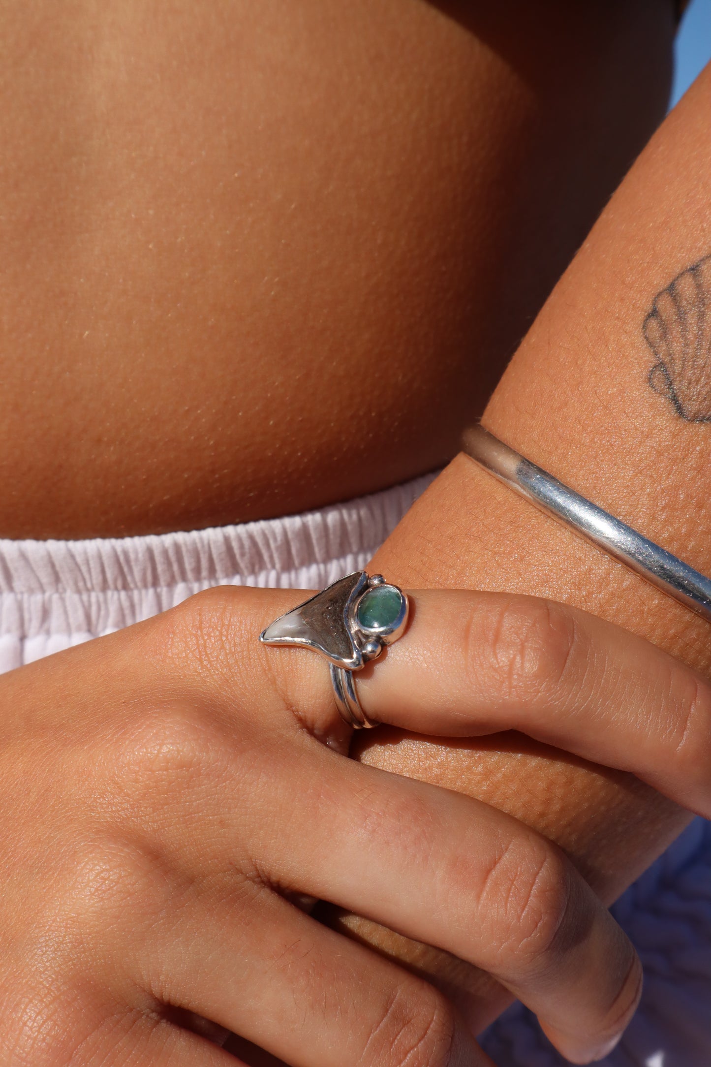 Shark Tooth x Kyanite Ring SIZE P - 7 3/4