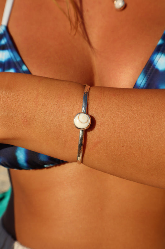 Operculum Wanderer Cuff