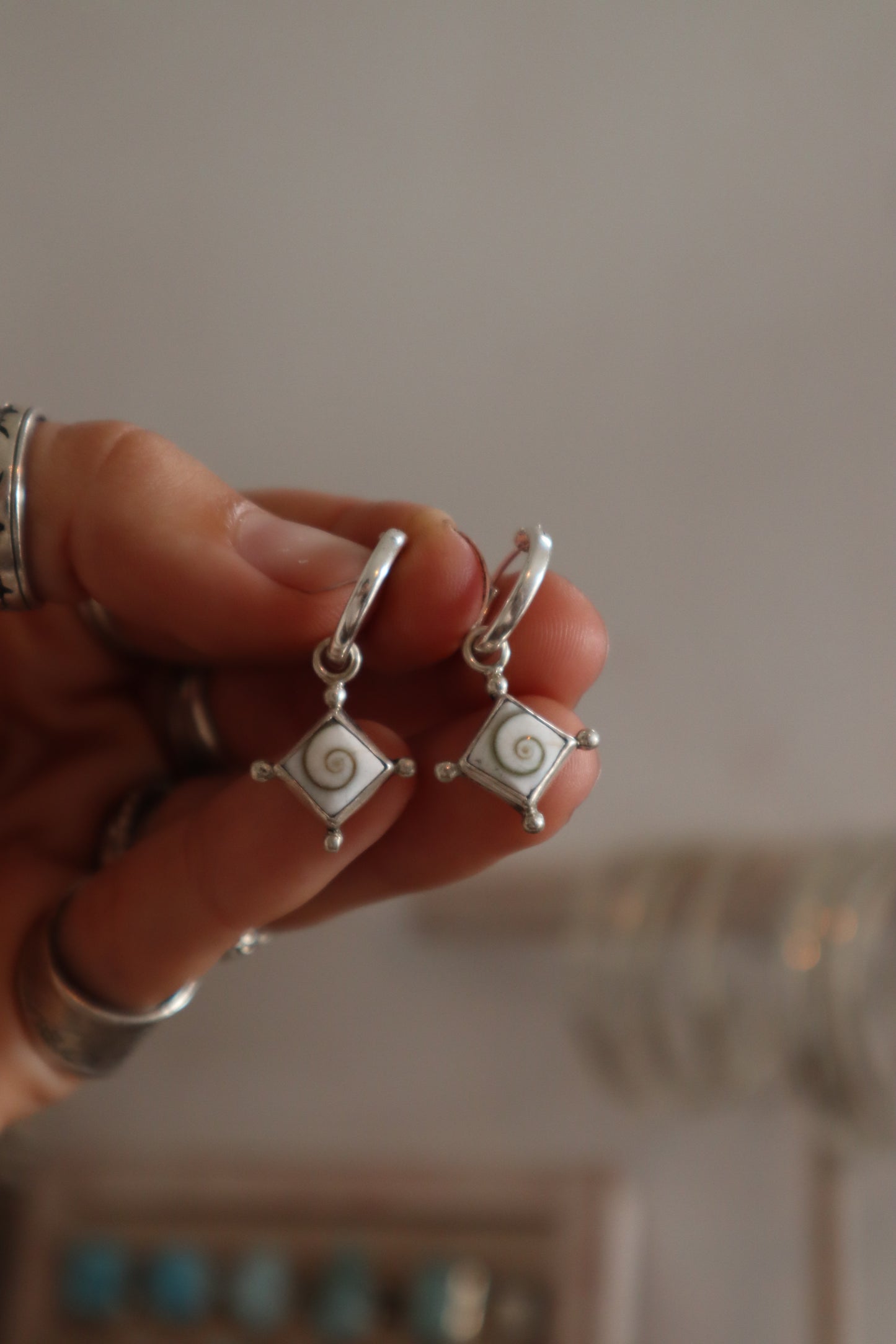 Operculum Diamond Hoops