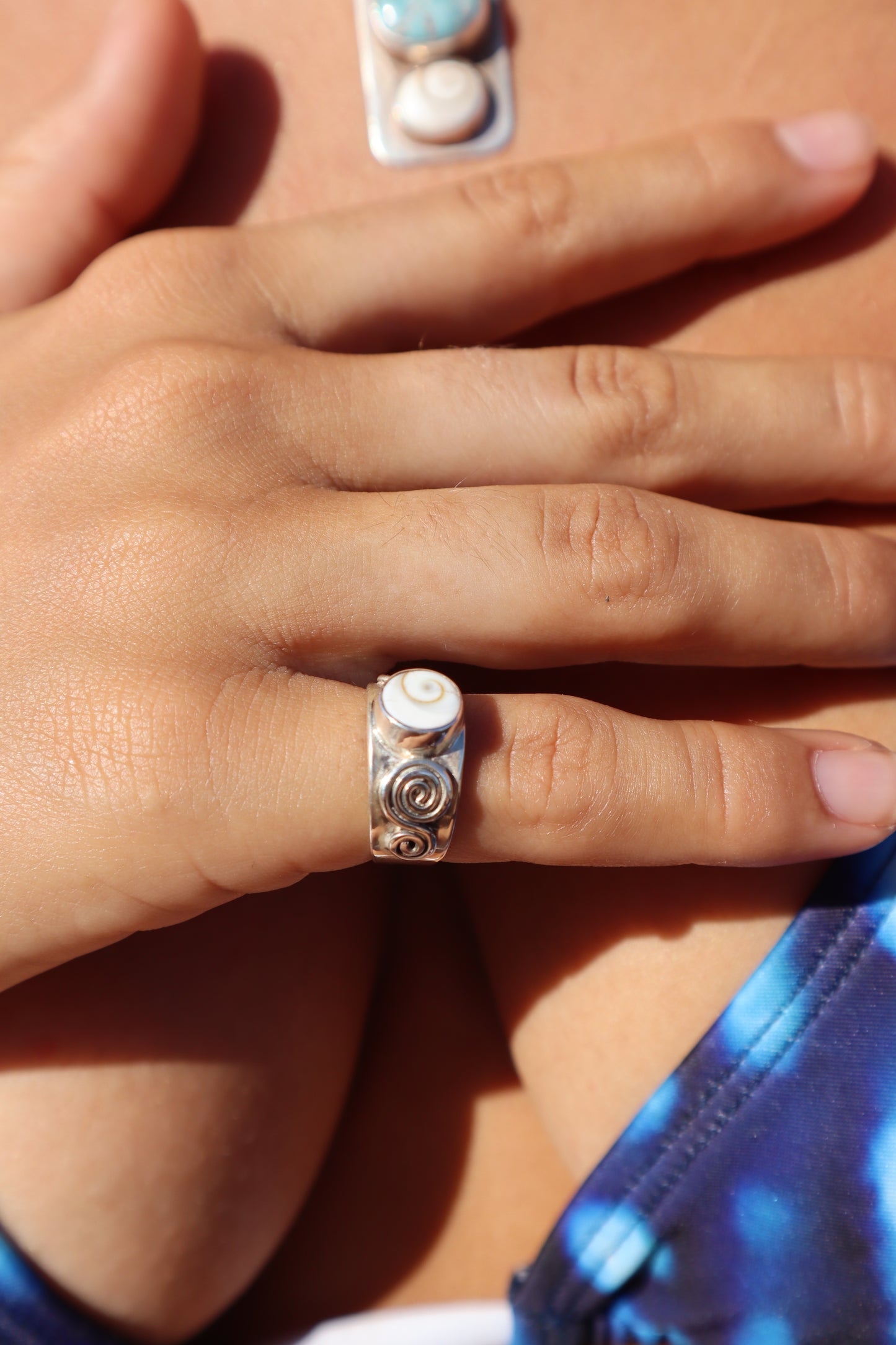 Operculum Swirl Ring SIZE J 1/2 -5