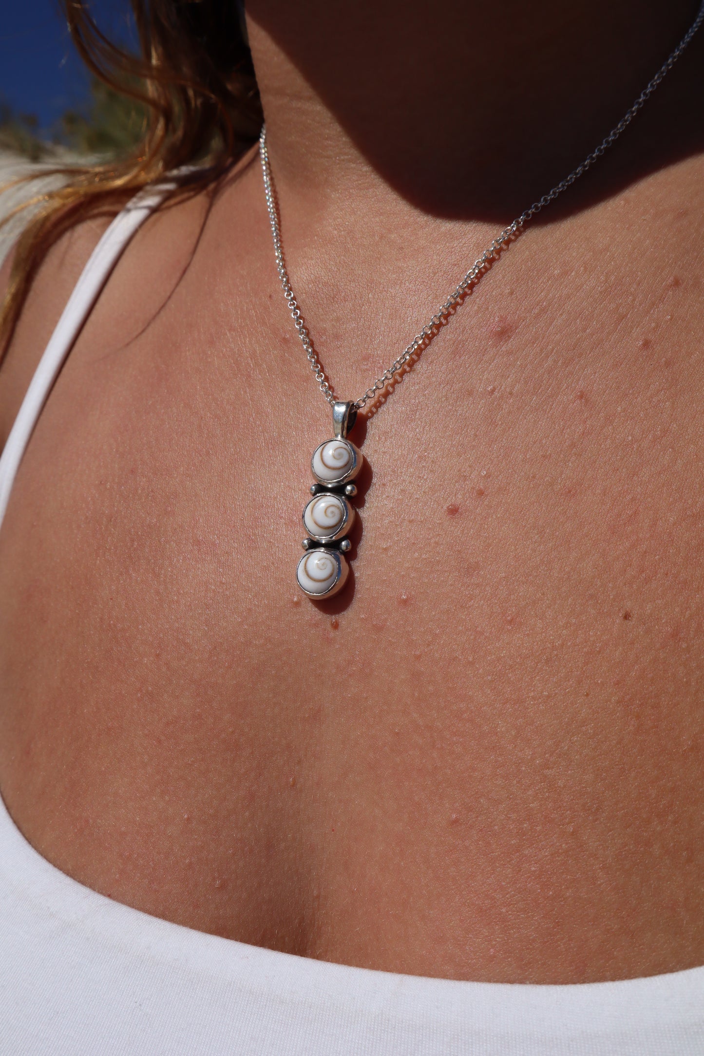 Triple Operculum Pendant