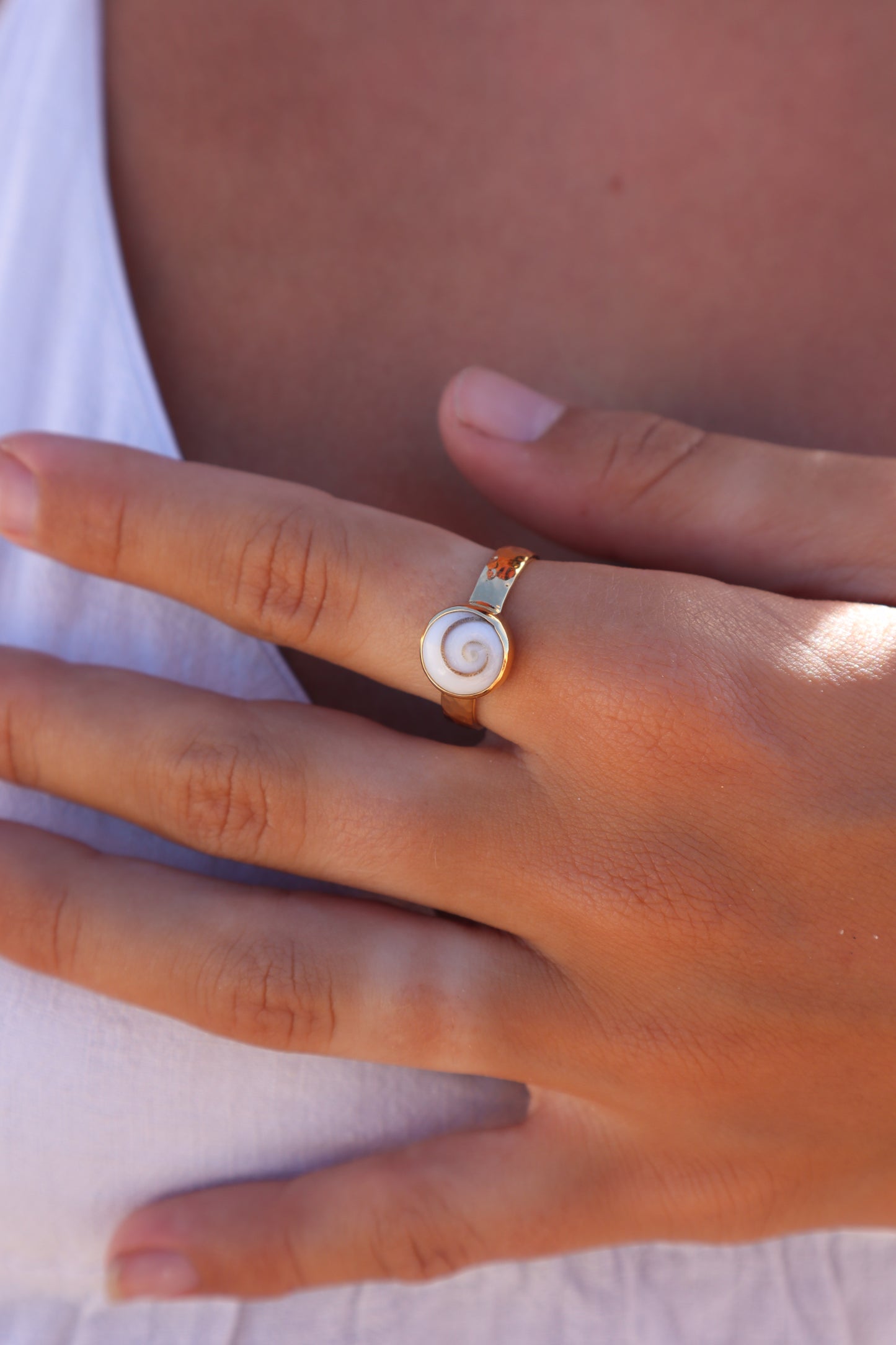Dainty Operculum Ring SIZE 10