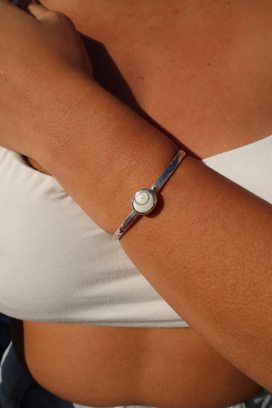 Operculum Wanderer Cuff