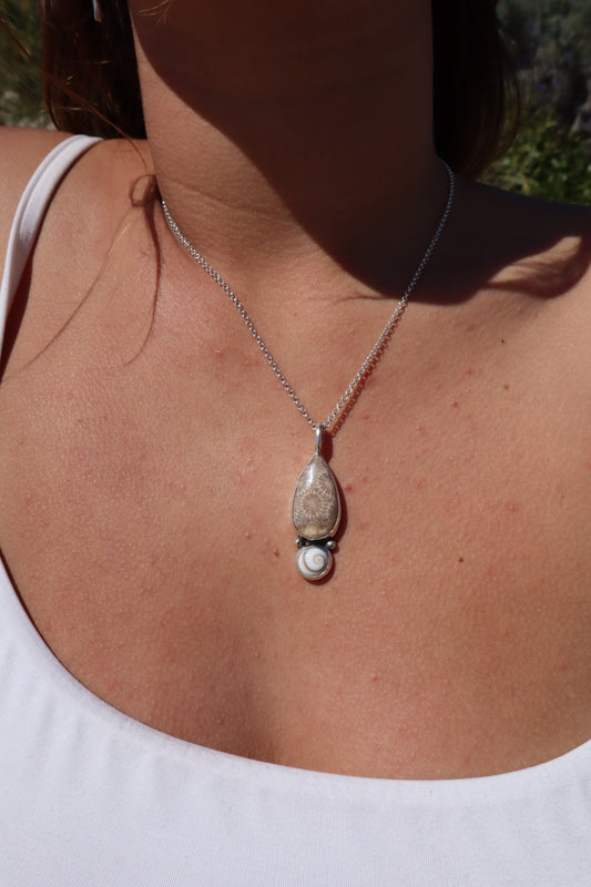 Fosiilised Coral x Operculum Pendant
