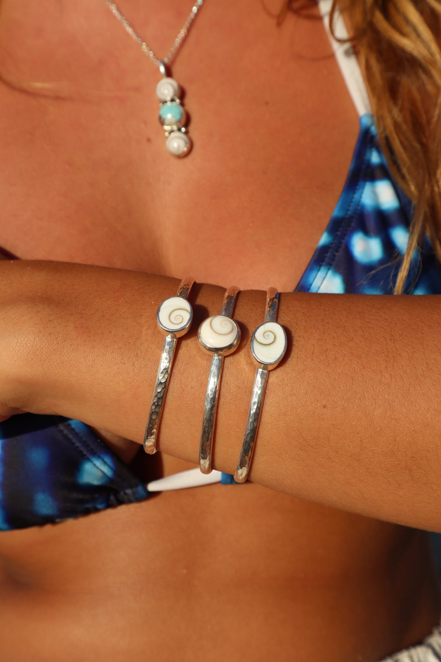 Operculum Wanderer Cuff