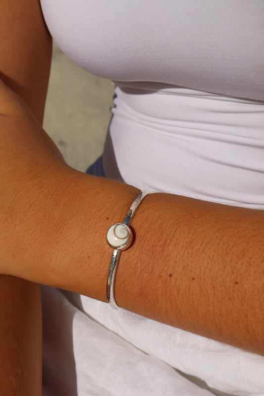 Operculum Wanderer Cuff