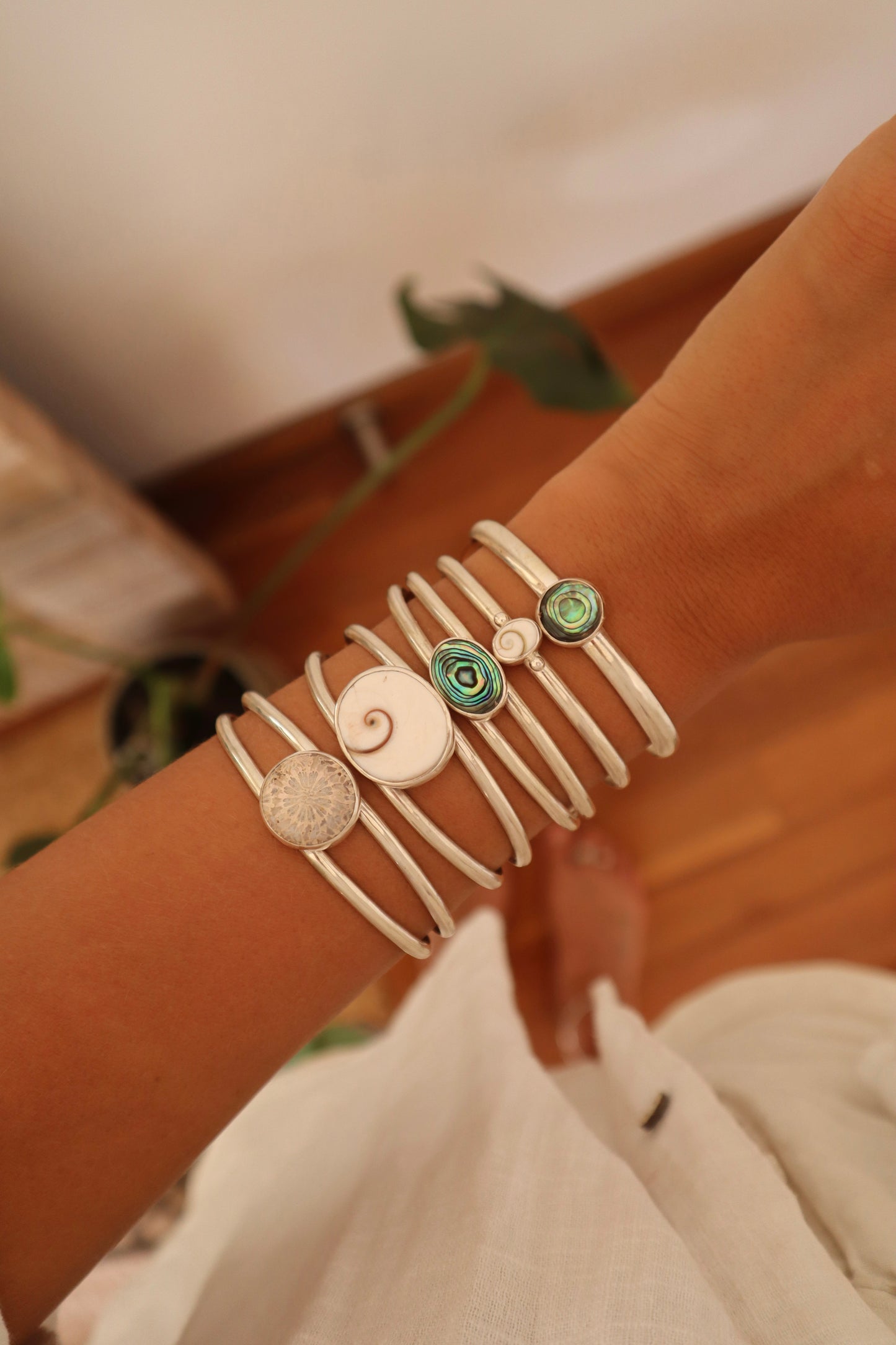 Operculum Wanderer Cuff