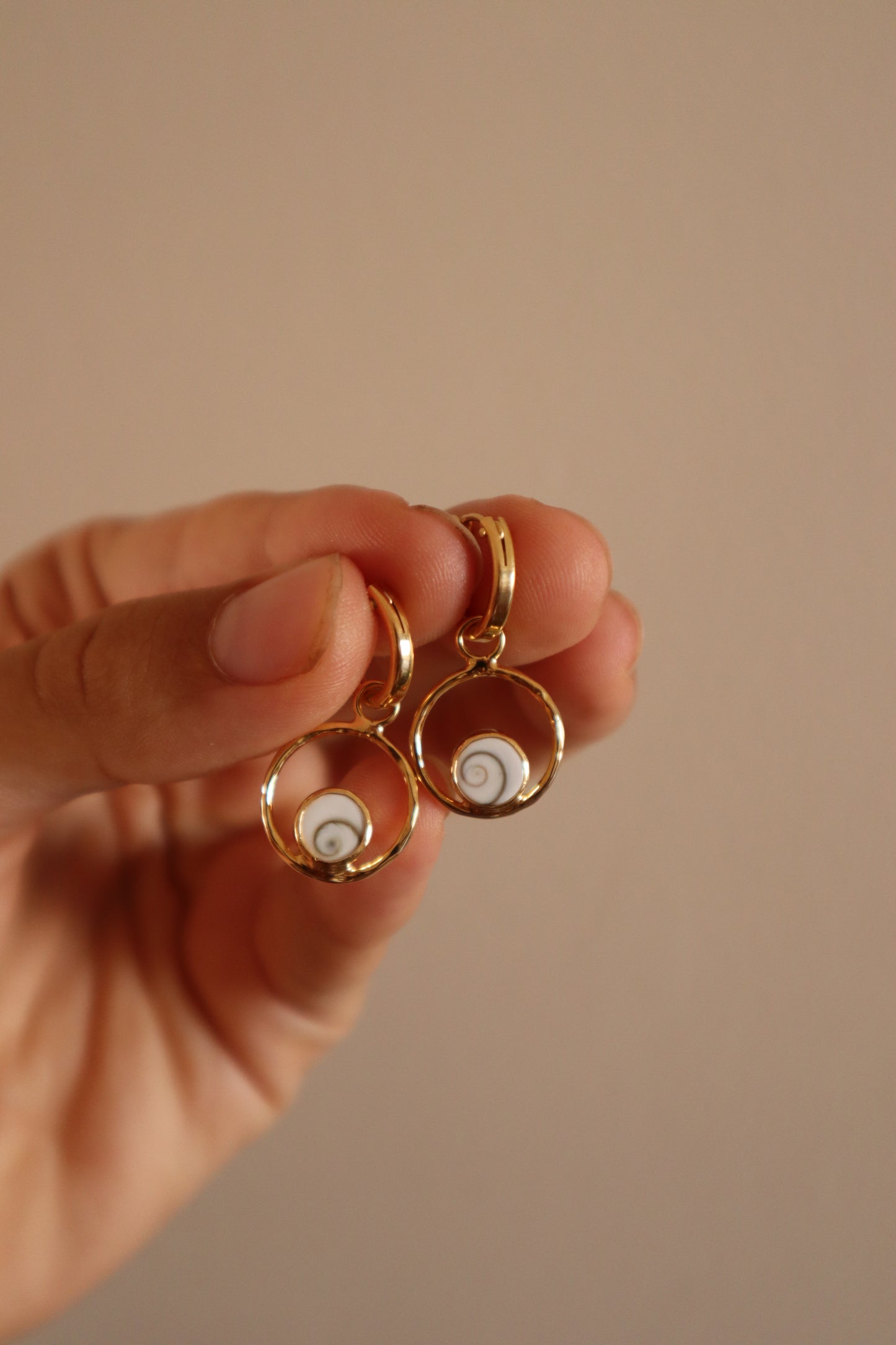 Operculum Hoops