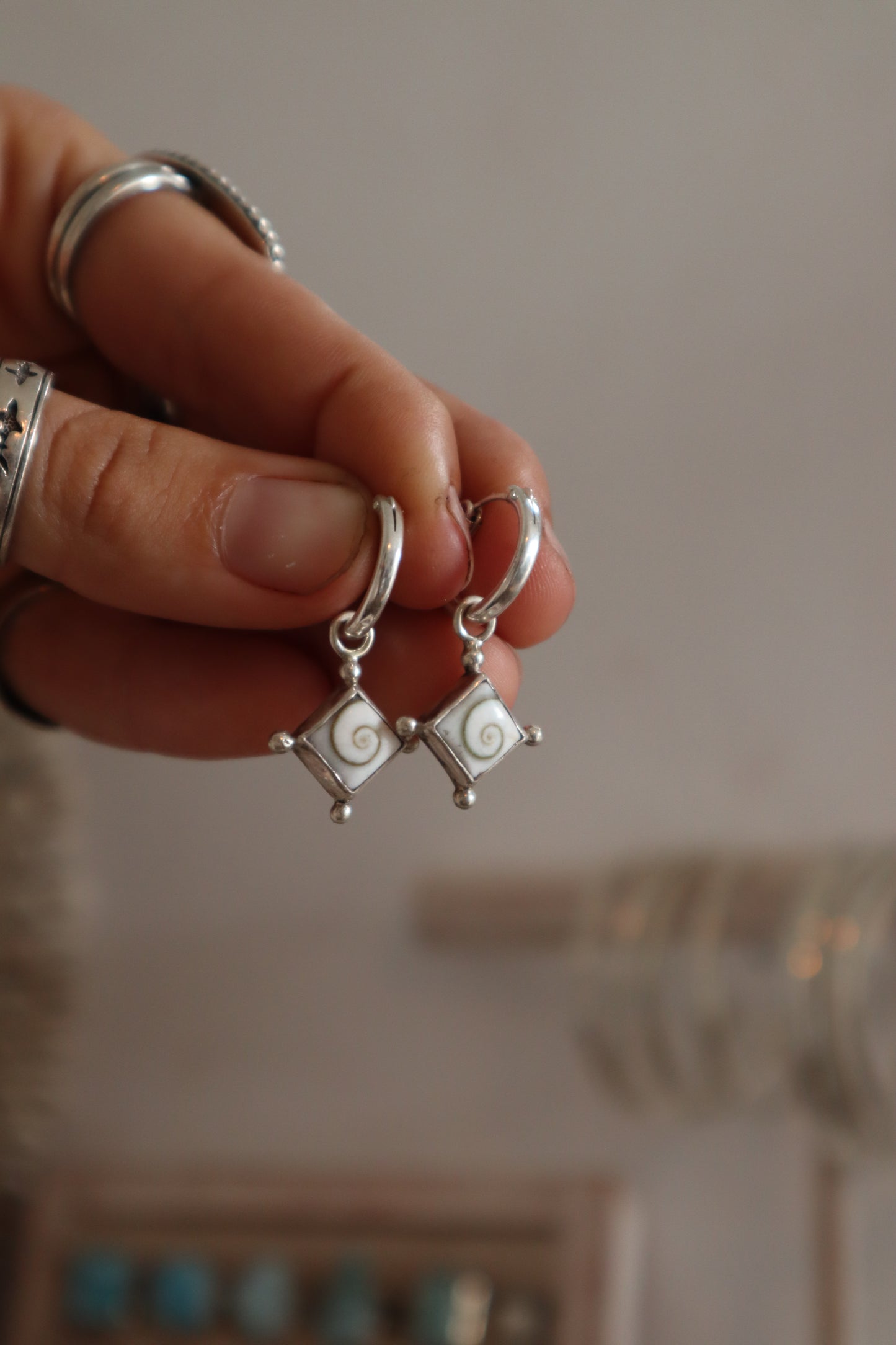 Operculum Diamond Hoops