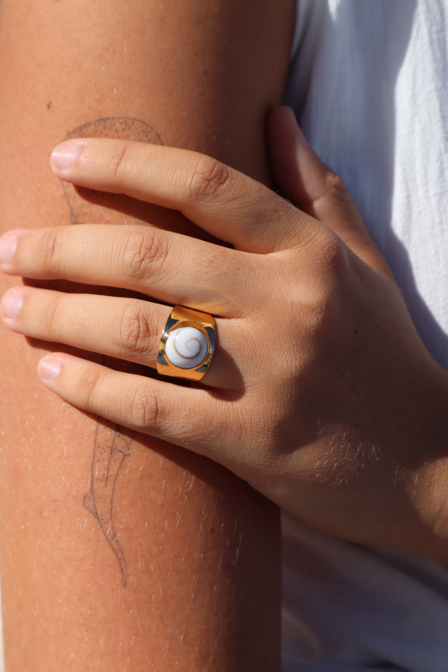 Chunky Operculum Ring SIZE 8 - P 1/2