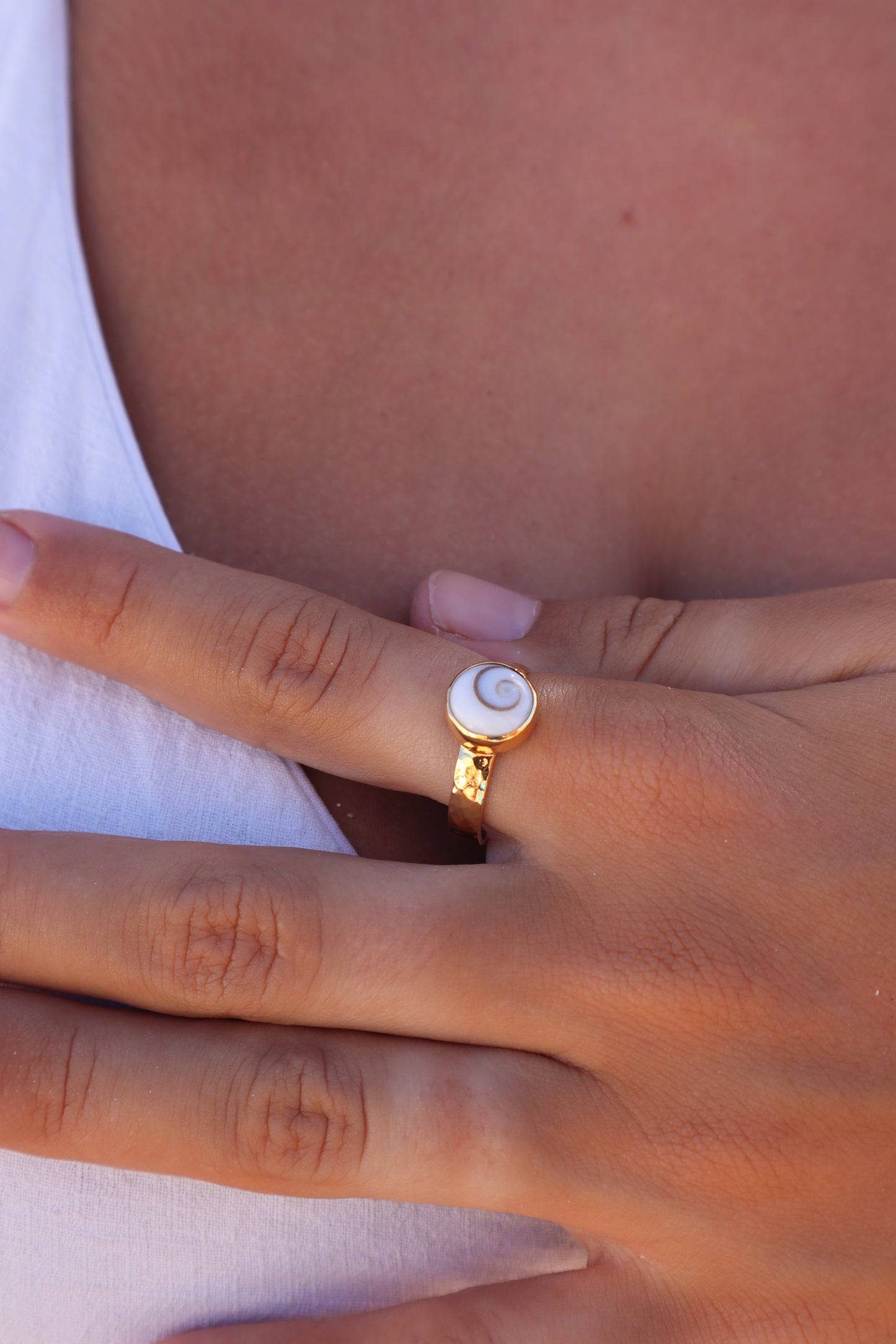 Dainty Operculum Ring SIZE 10