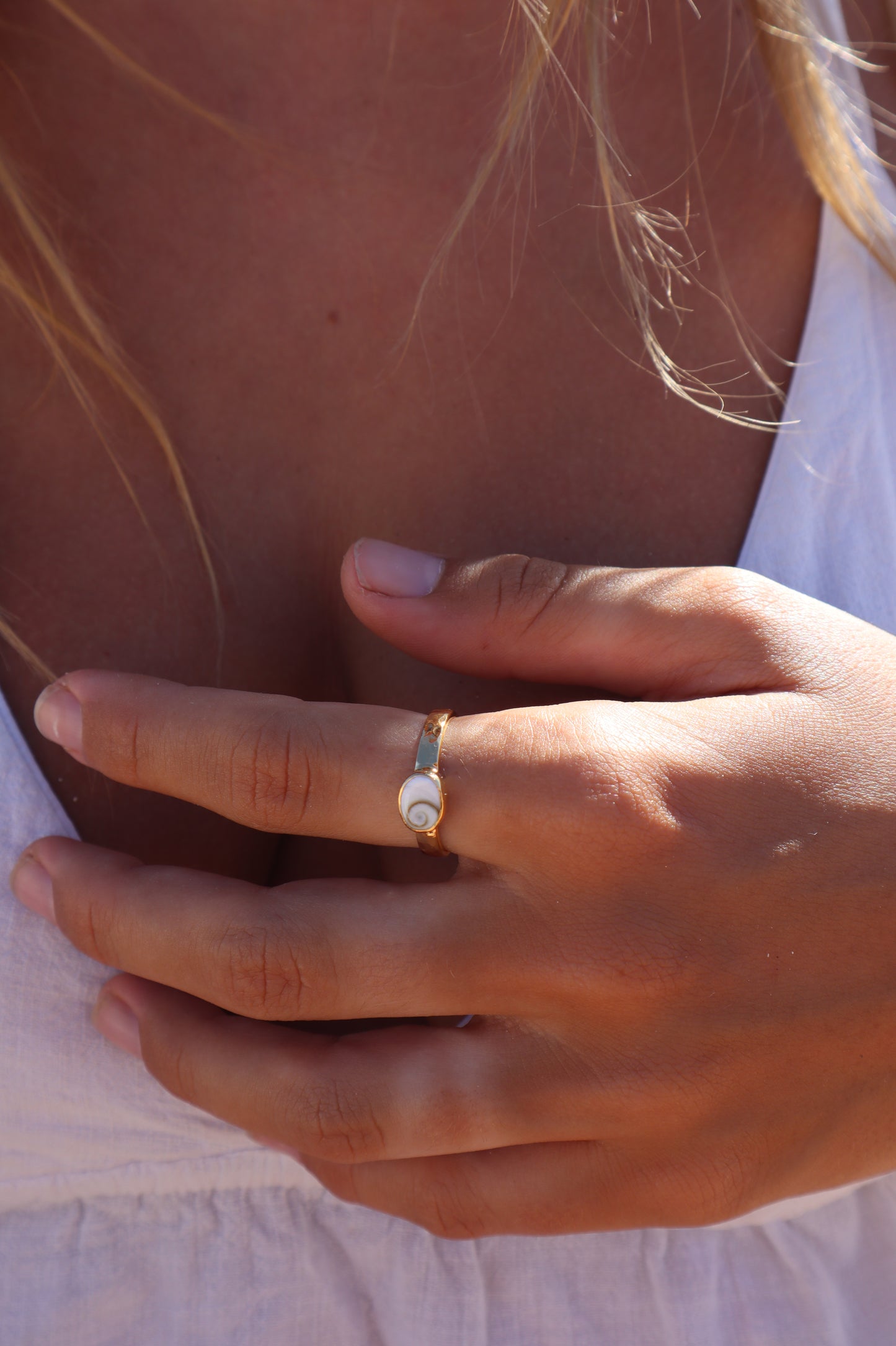 Dainty Operculum Ring SIZE 9