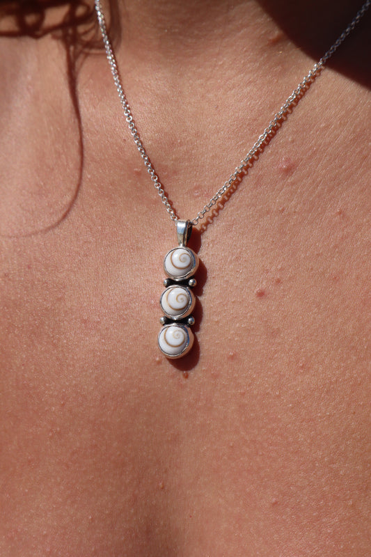 Triple Operculum Pendant