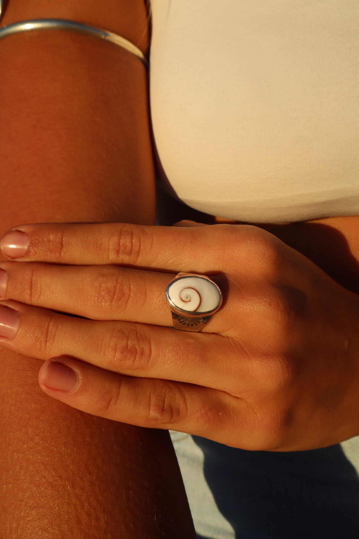 Operculum Flower Ring SIZE O - 7 1/4