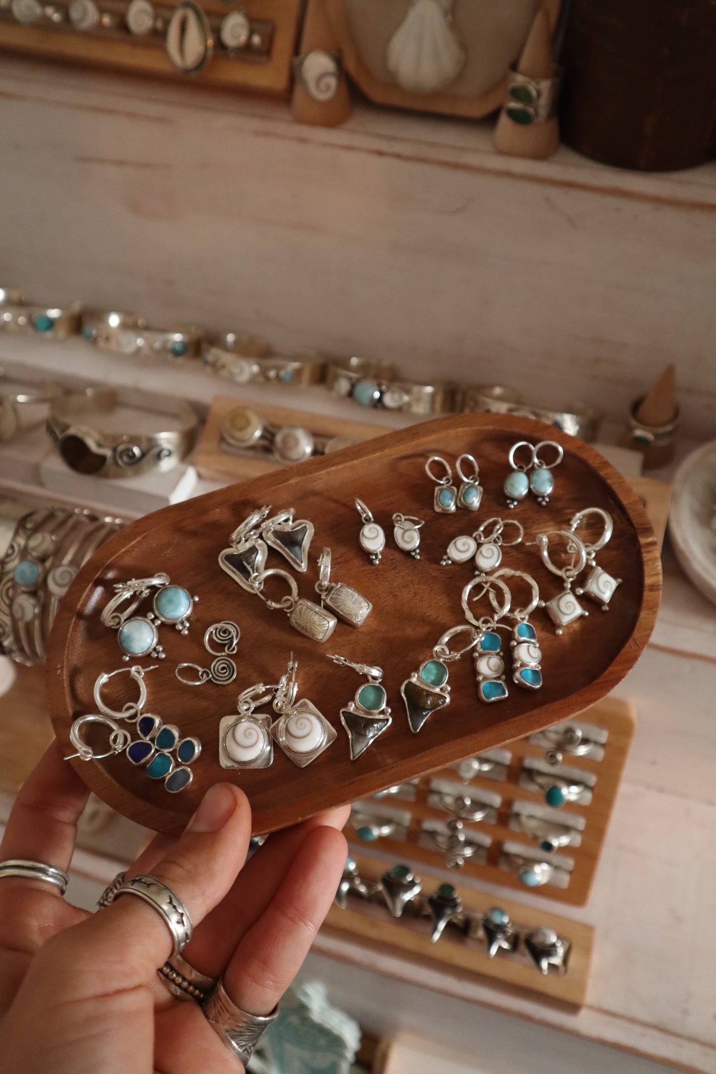 Operculum Diamond Hoops