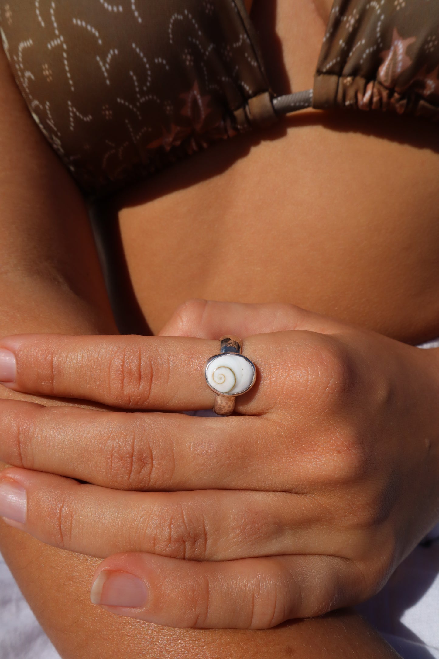 Hammered Operculum Ring SIZE P - 7 3/4