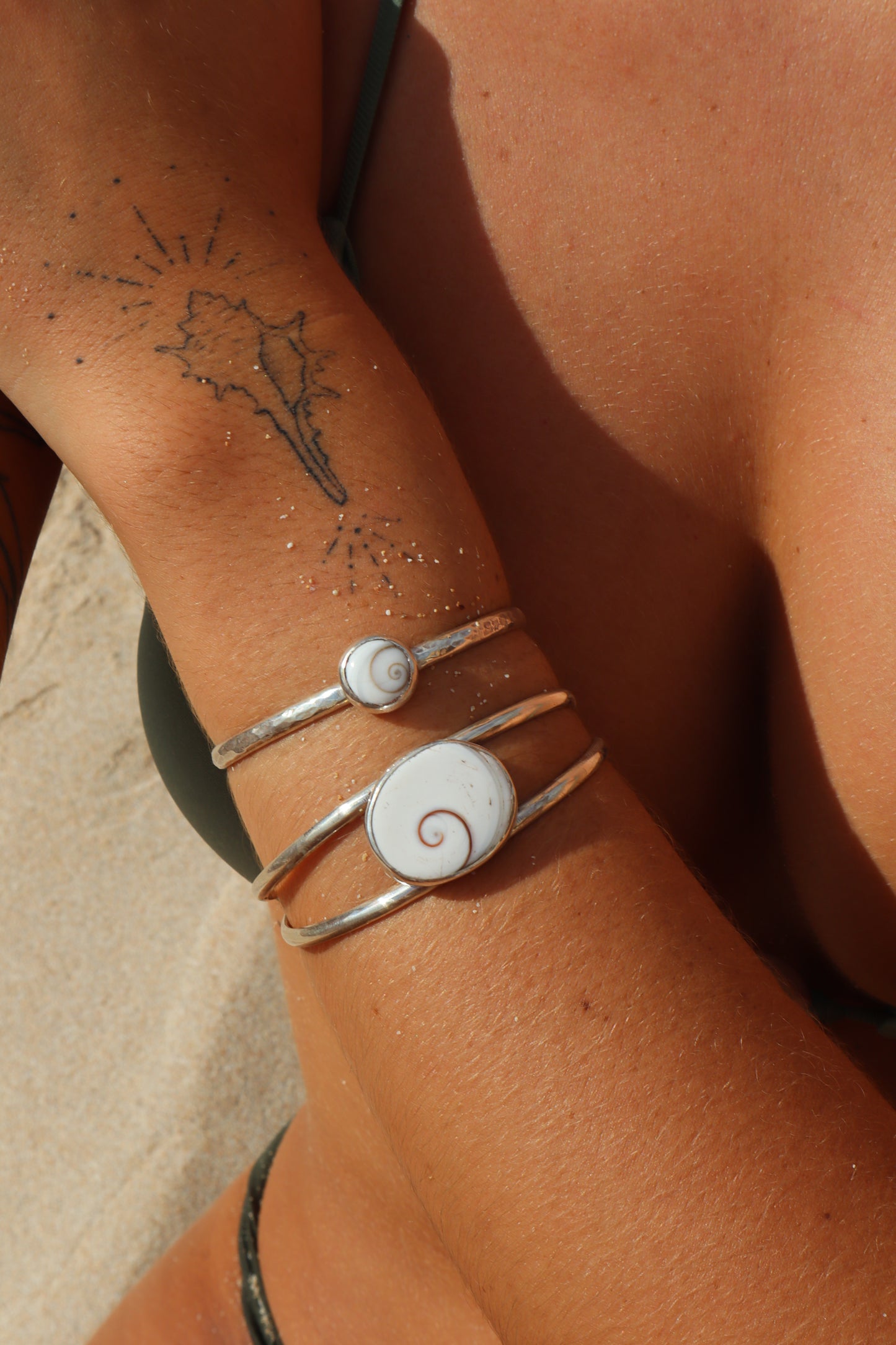Operculum Wanderer Cuff