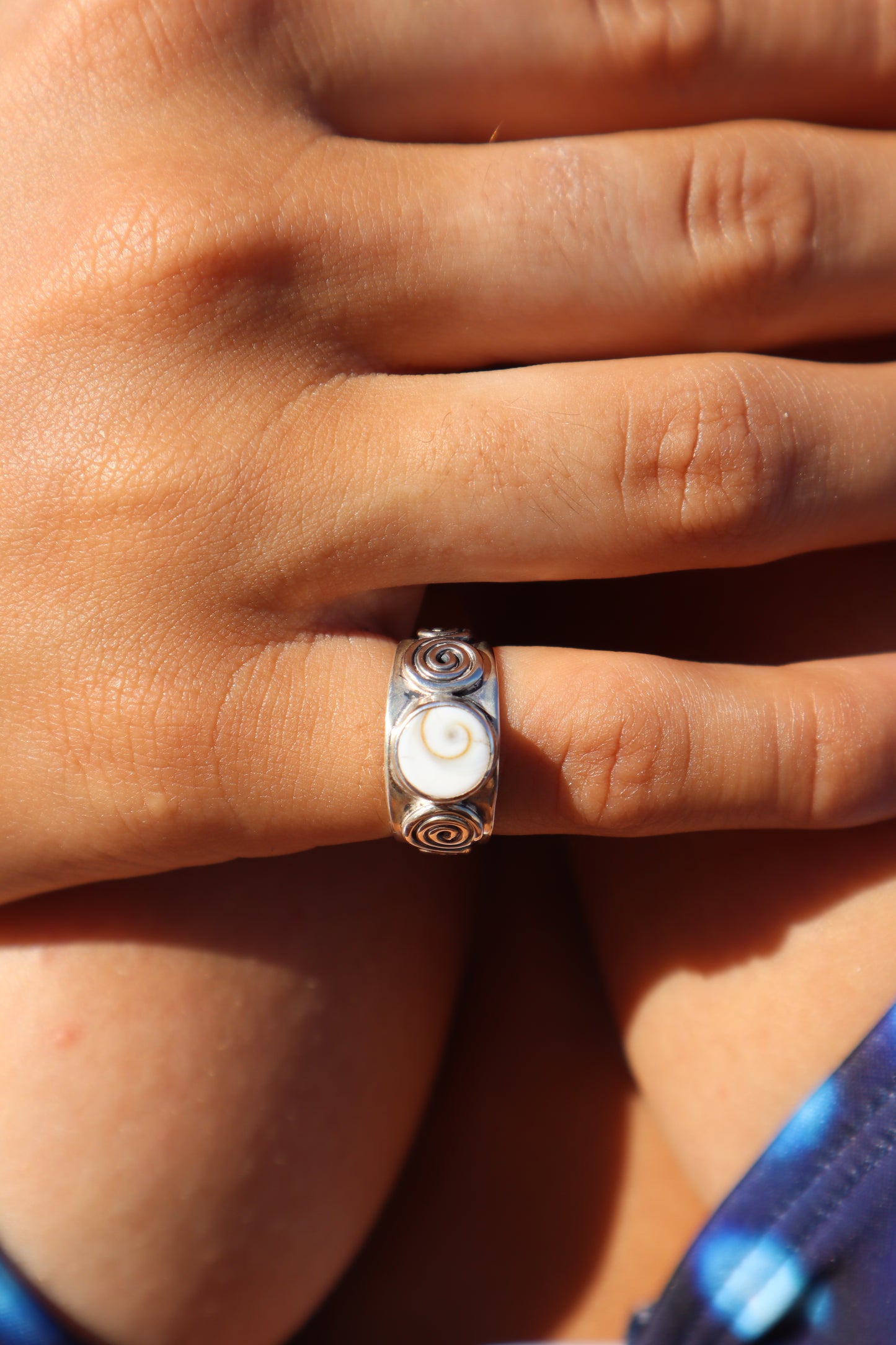 Operculum Swirl Ring SIZE J 1/2 -5