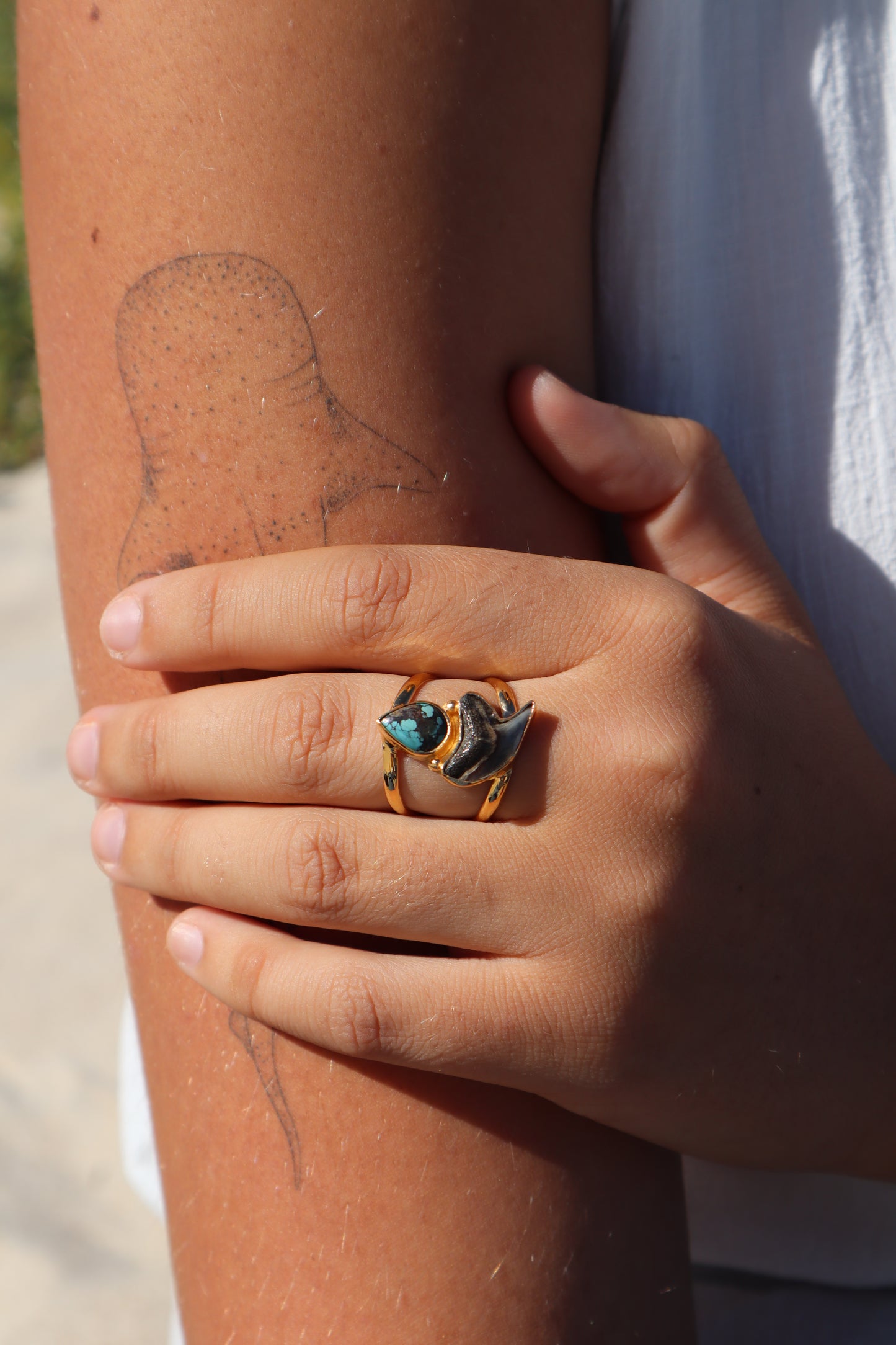Turquoise x Fossilised Shark Tooth Ring SIZE 8 - P 1/2