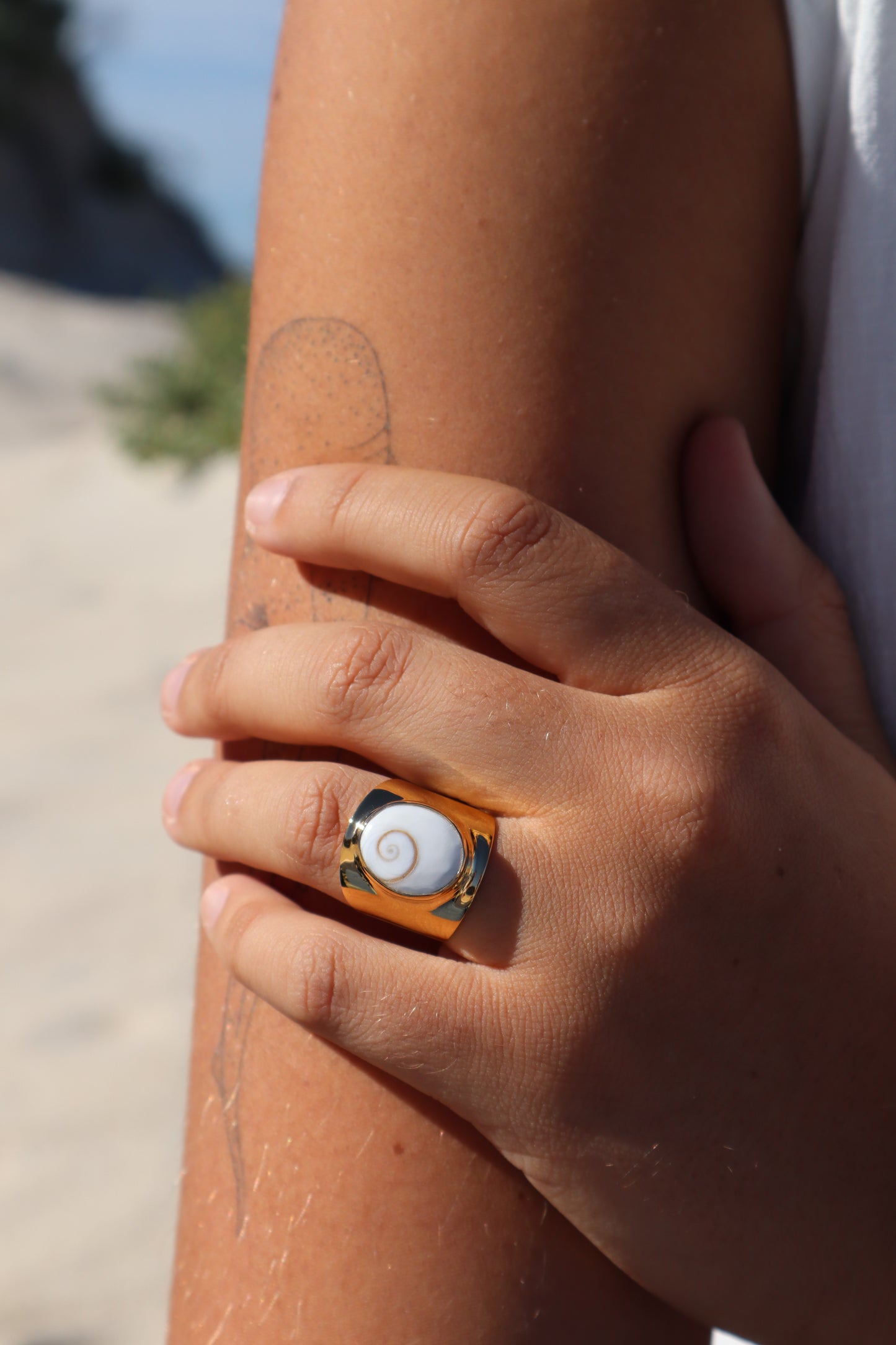 Chunky Operculum Ring SIZE 7 - N 1/2