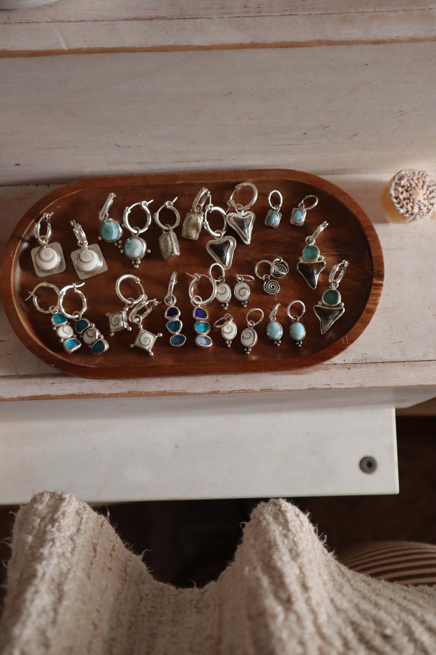 Larimar Huggies