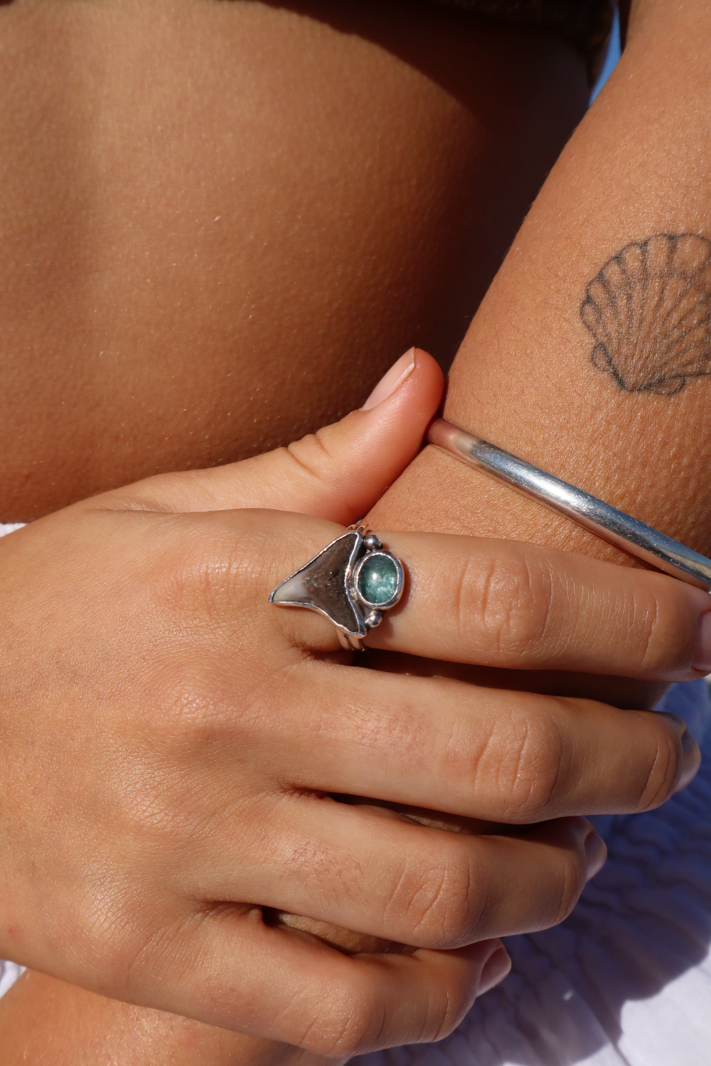 Shark Tooth x Kyanite Ring SIZE P - 7 3/4