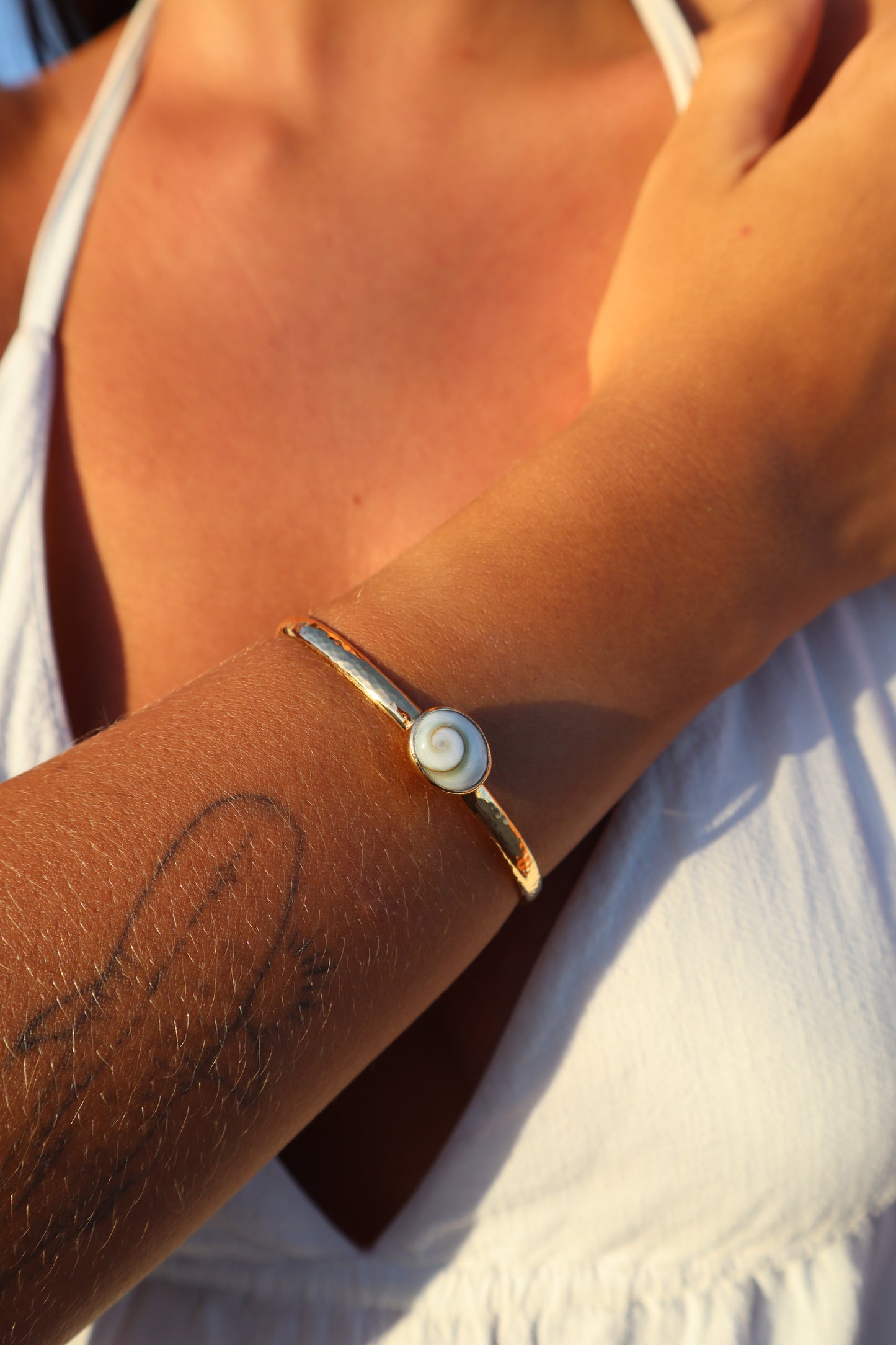 Operculum Wanderer Cuff