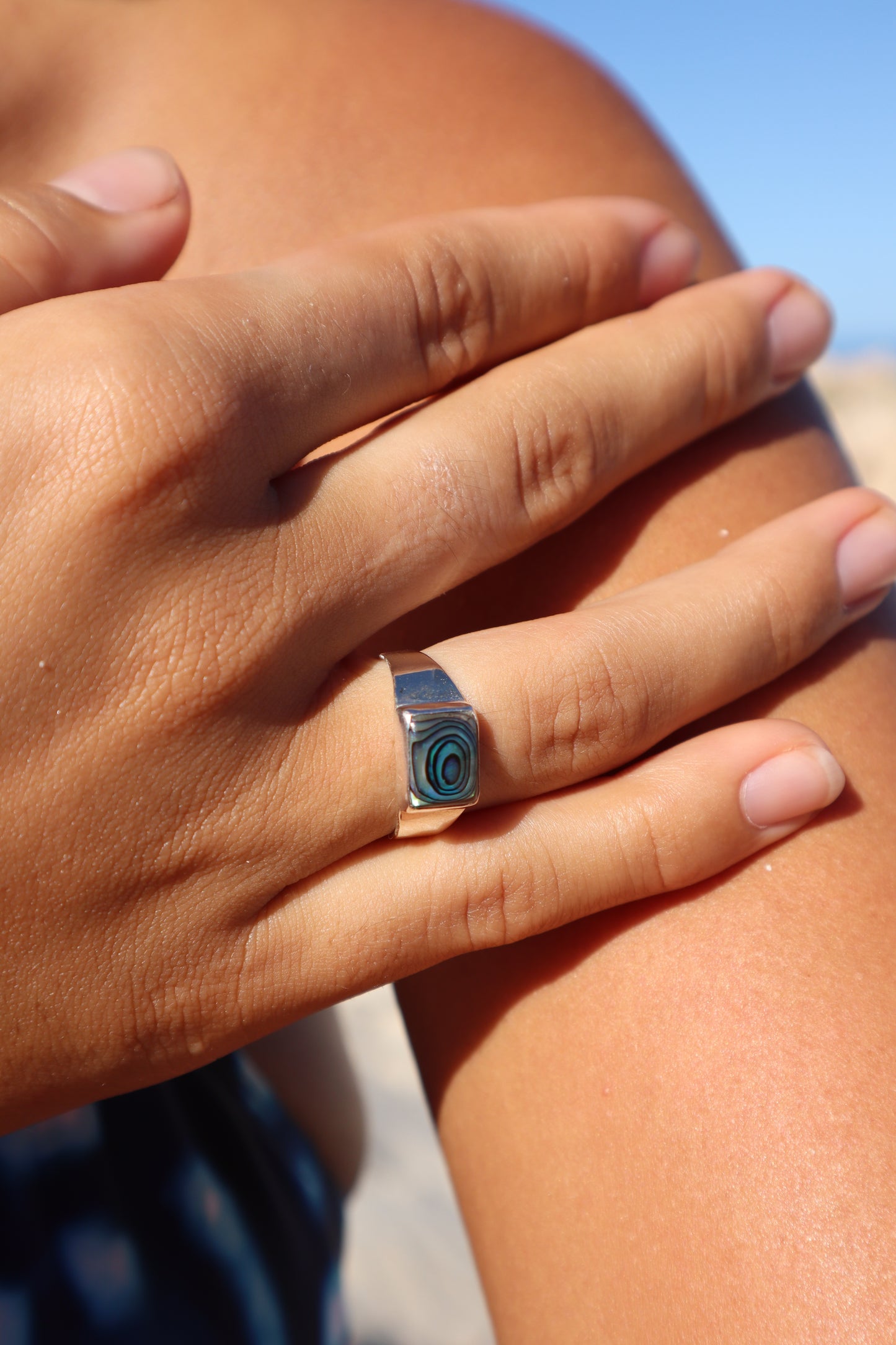 Horizontal Abalone Ring P 1/2 - 8