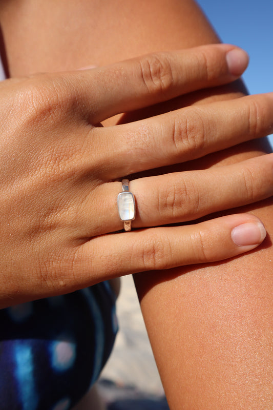 Dainty Moonstone Ring SIZE M - 6 1/2