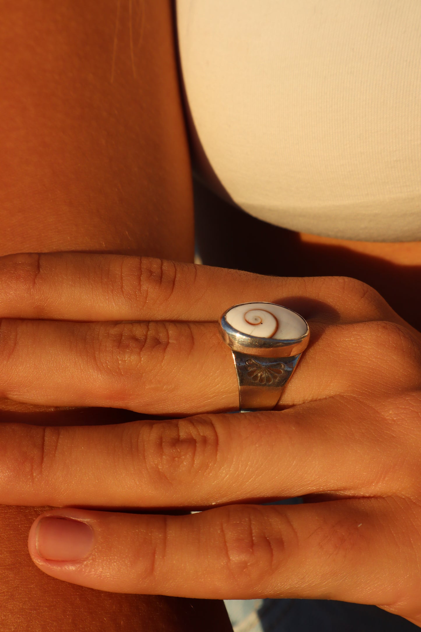 Operculum Flower Ring SIZE O - 7 1/4