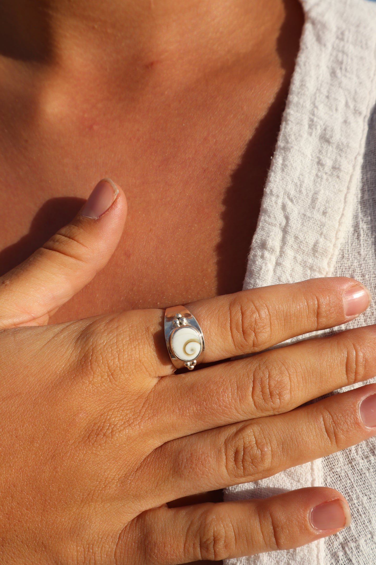 Operculum Signet Ring SIZE P 1/2 - 8