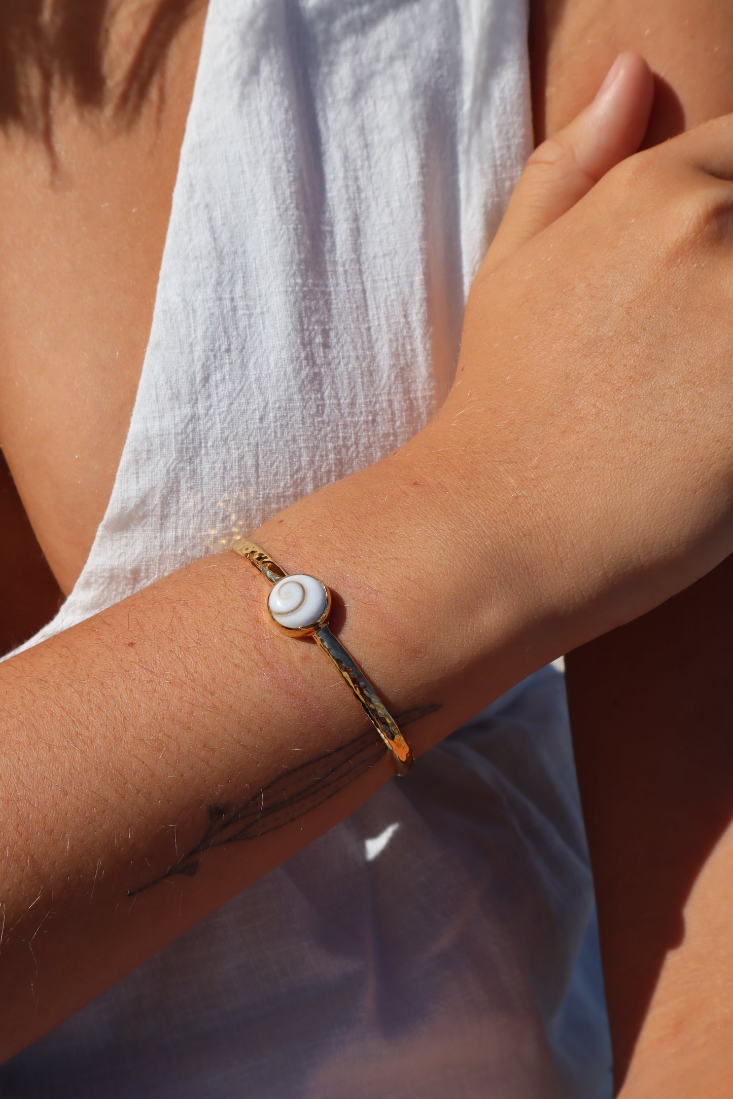 Operculum Wanderer Cuff