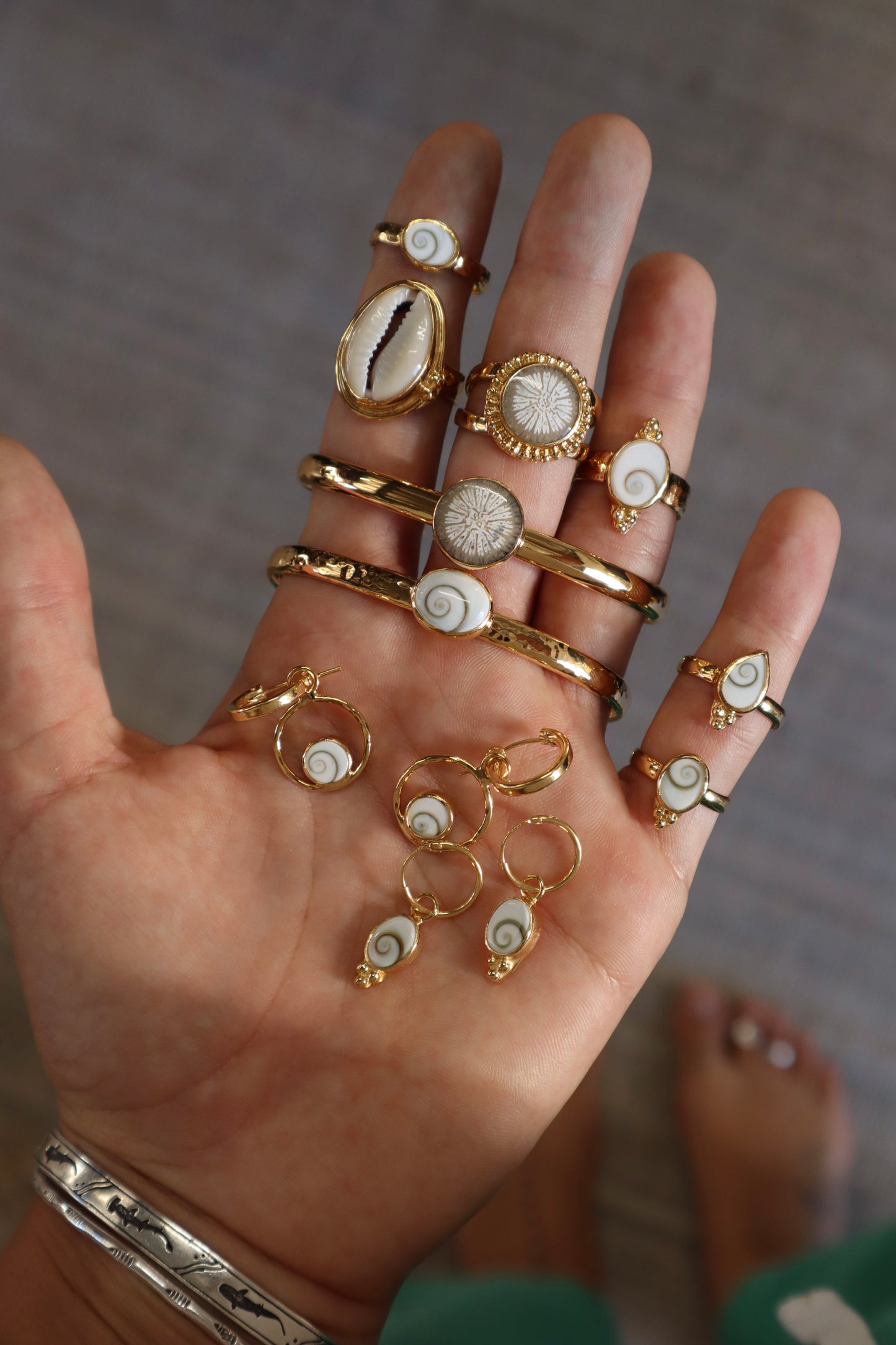 Operculum Hoops