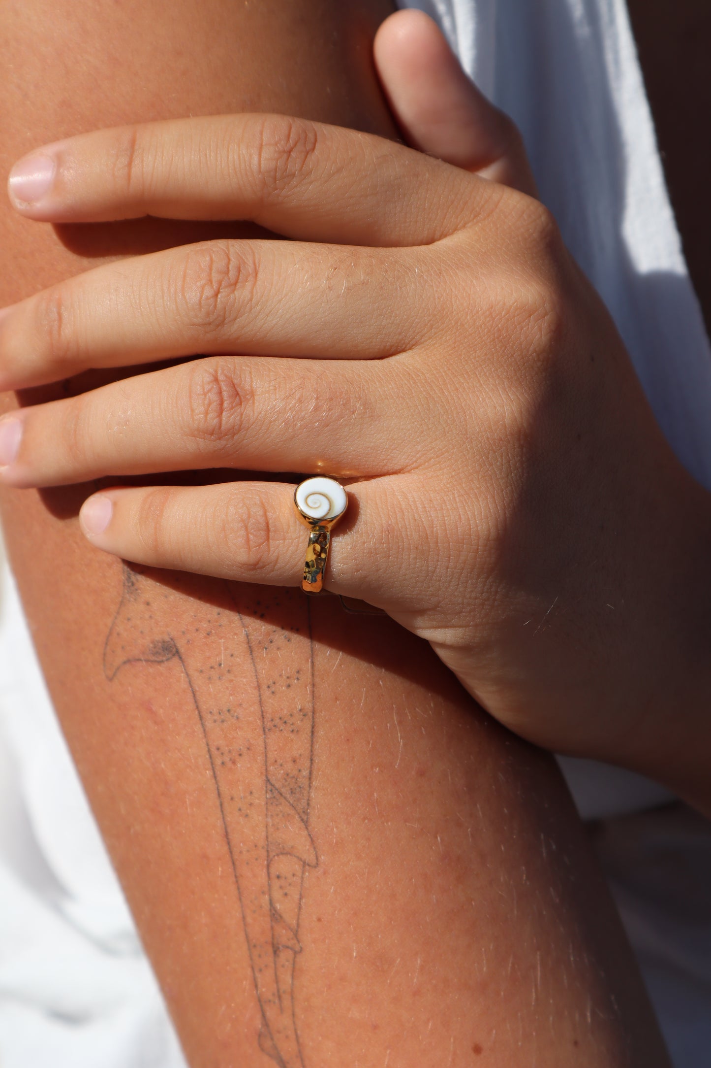 Dainty Operculum Ring SIZE 4.5 - I 1/2