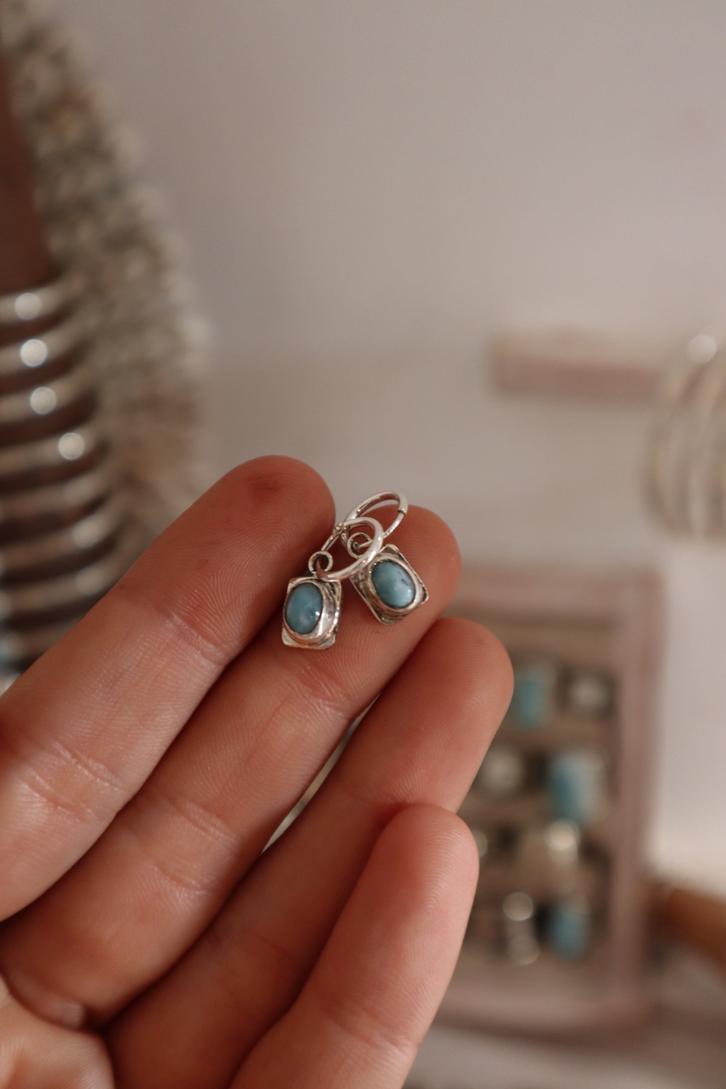 Larimar Frame Huggies