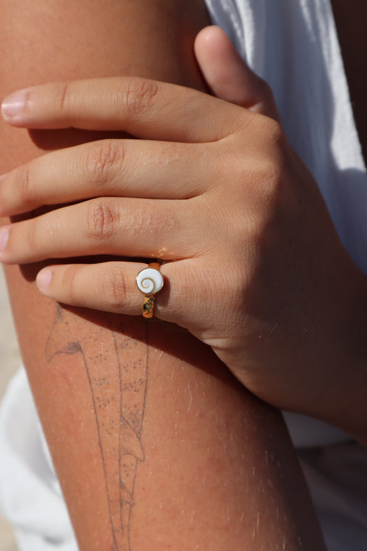 Dainty Operculum Ring SIZE 4.5 - I 1/2